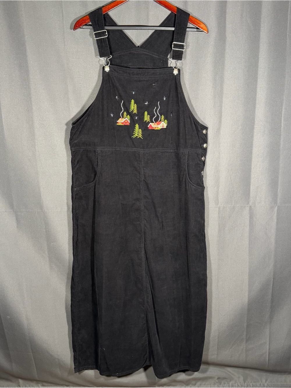 Woolrich Women’s Black Corduroy Embroidered Overall Jumpsuit V-Neck L winter